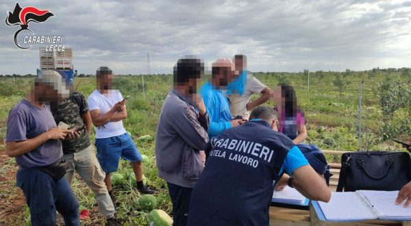 Scoperte irregolarità sul lavoro, 25 imprenditori denunciati nel Salento