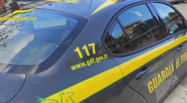 Sorrento, 16 misure cautelari nei confronti di ex sindaco e funzionari