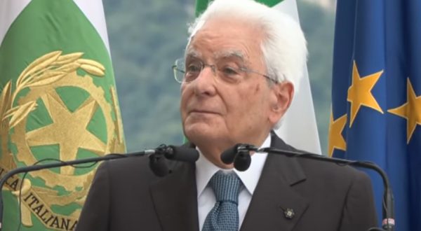 Mattarella “Con le guerre ritornano ombre di periodi oscuri del passato” / Video