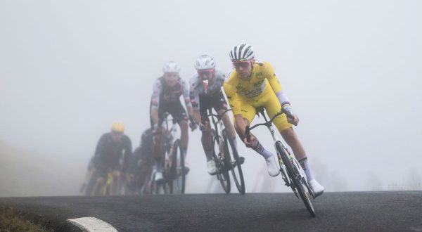 Ad Arensman la 14^ tappa del Tour, Pogacar sempre più in giallo