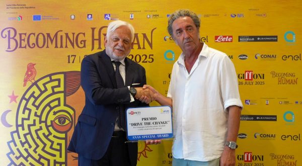 Giffoni Film Fest, Sorrentino consegna ad Anas premio “Drive the Change”