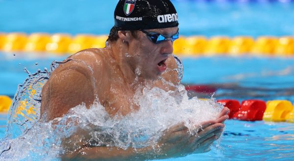 Martinenghi argento iridato nei 100 rana, Ceccon bronzo in 50 delfino