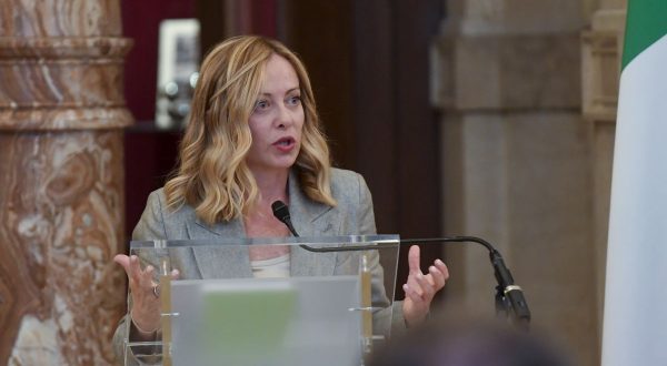 Russia, Meloni “Propaganda per distogliere attenzione da responsabilità”