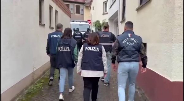 Arrestato somalo per traffico di migranti, omicidio e tortura