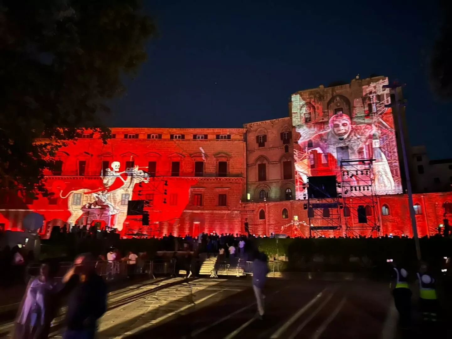 A Palermo in 350 mila per il Festino, Lorefice “Stop violenza su donne”. Schifani “A Santa Rosalia chiedo meno delinquenza”