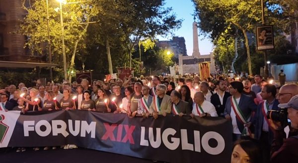 Strage via d’Amelio, a Palermo la fiaccolata in memoria di Paolo Borsellino