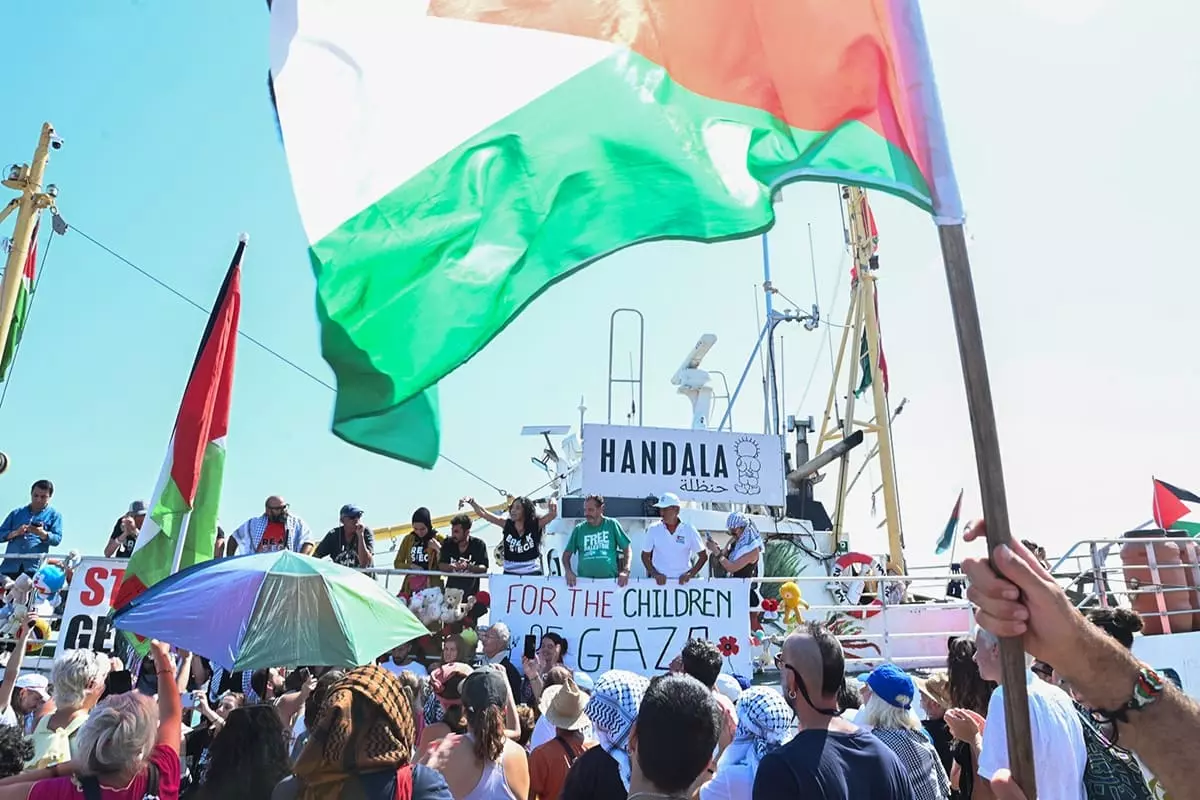 Rientrato in Italia da Tel Aviv l’attivista messinese Antonio Mazzeo, era a bordo della nave Handala