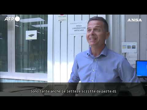 Alle poste di Fiumicino cento chili al giorno di lettere per il Papa #ansa #news