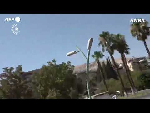 Israele bombarda Damasco durante una diretta televisiva #ansa #news