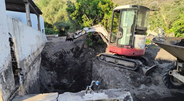 A Stromboli via ai lavori di rimozione di massi e fango dei torrenti dopo i nubifragi
