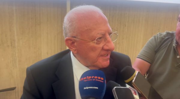 West Nile, De Luca “Problema c’è ma non abbiamo focolai estesi”