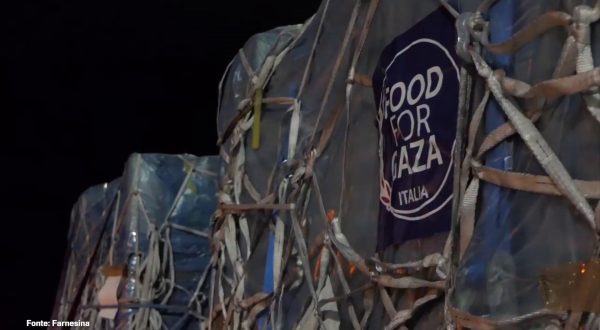 Atterrati in Giordania aiuti alimentari per Gaza dall’Italia