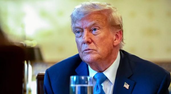 Trump schiera due sottomarini nucleari dopo “provocazioni” Medvedev