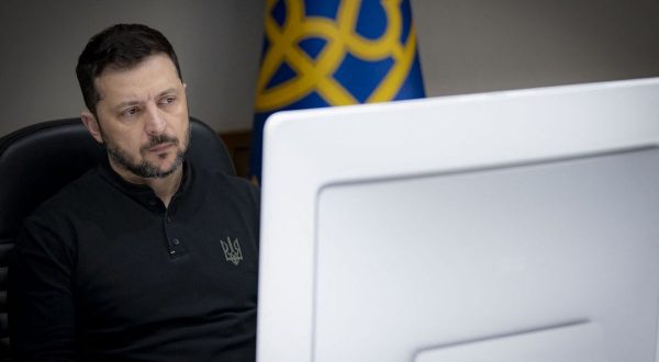 Ucraina, Zelensky “Non consentire alla Russia di ingannare il mondo”