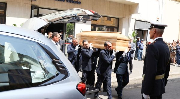 Baudo, chiusa la camera ardente al Teatro delle Vittorie