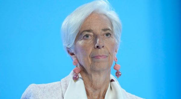 Lagarde “Economia globale in fase difficile ma crescita stabile”