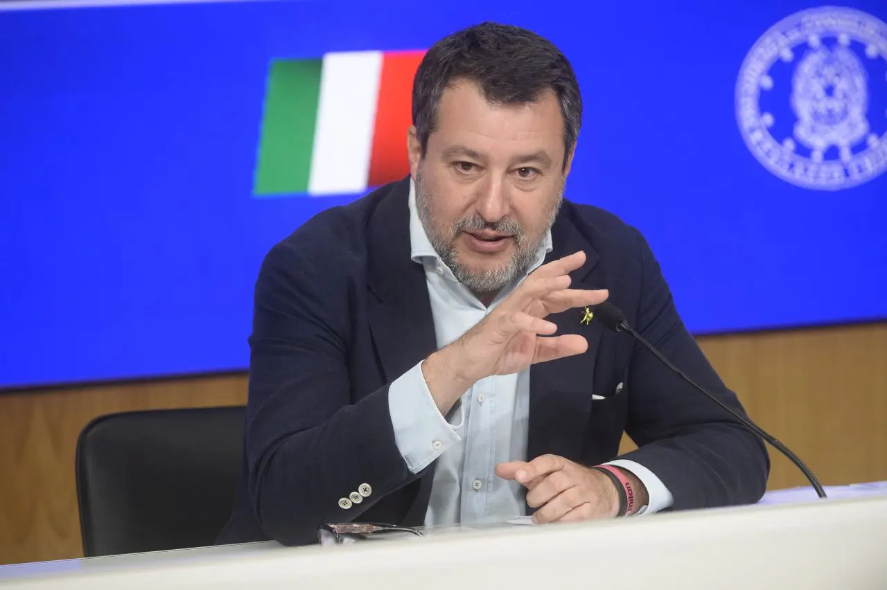 Salvini “Avere dubbi su obbligo vaccini non è antiscientifico”