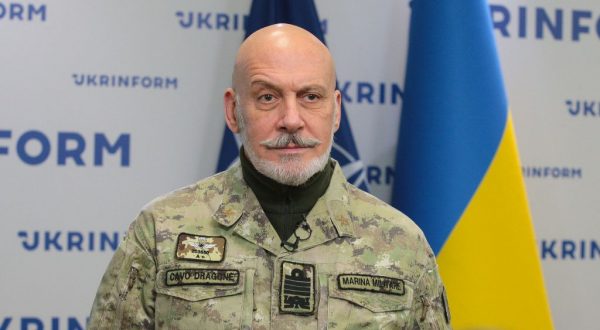 Nato, Cavo Dragone “Più aiuti militari a Kiev e spero nuove sanzioni alla Russia”