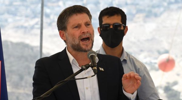 Tank israeliani a Gaza, Smotrich “Chi non va via muoia o si arrenda”
