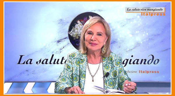 La Salute Vien Mangiando – Le fragole, un grande aiuto in estate