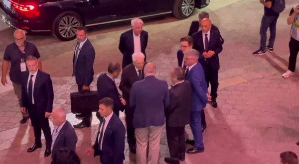 Palermo-Frosinone, l’ingresso del presidente Mattarella allo stadio