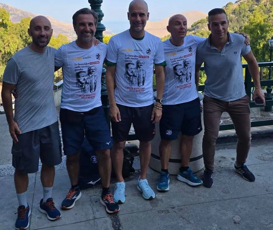 Guardiola a Palermo in visita al Santuario di Santa Rosalia con la maglia di Falcone e Borsellino