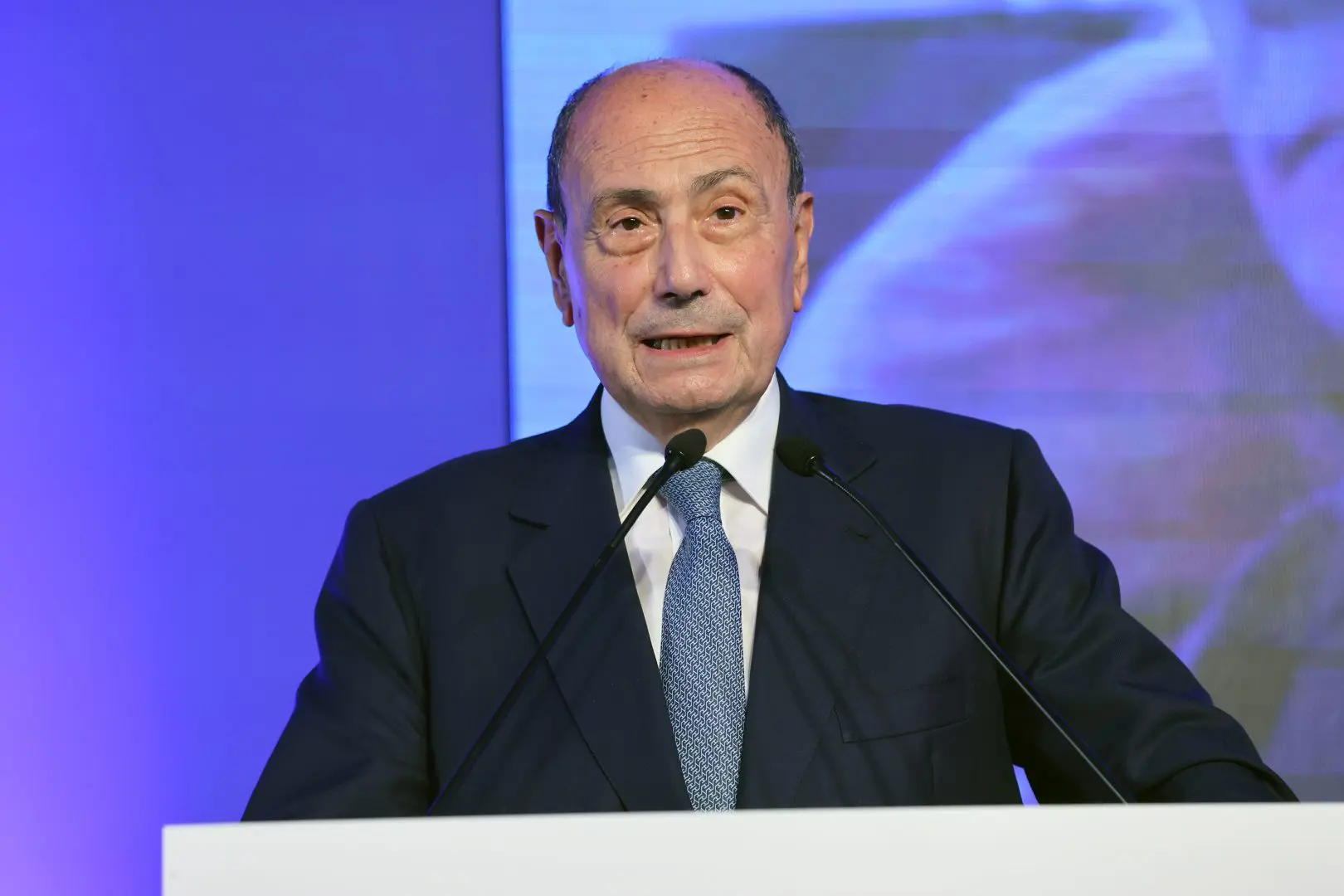 Schifani “In Sicilia nuove entrate per 4 miliardi. Non mi faccio logorare dai giochi di palazzo”