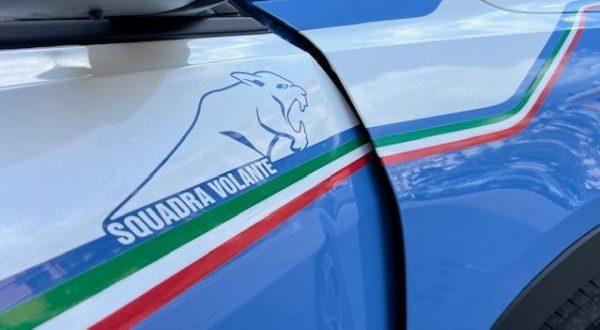 Uomo ucciso a coltellate a Catania, l’omicidio dopo una lite nel parcheggio di un supermercato