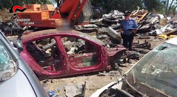 Traffico di auto rubate, un arresto e una denuncia nel Catanese