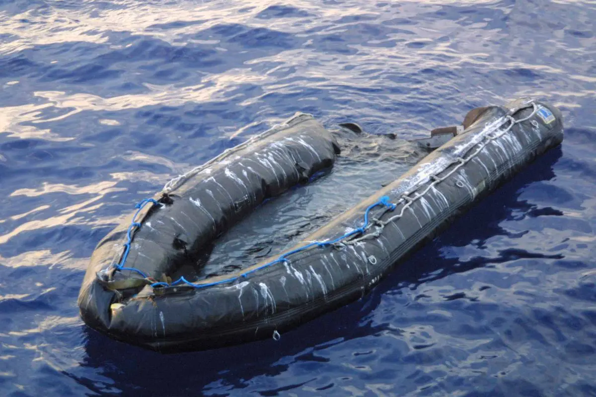 Barca con migranti si ribalta a Lampedusa, Unhcr “Almeno 20 morti”