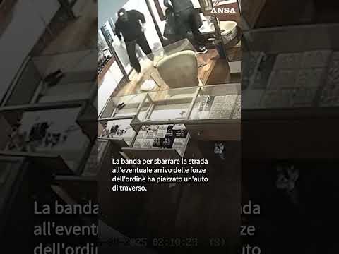 Maxifurto in una gioielleria nel centro di Firenze #ansa #news