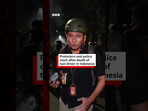 Police fire tear gas at protestors in Indonesian capital. #Jakarta #Indonesia #Protest #BBCNews