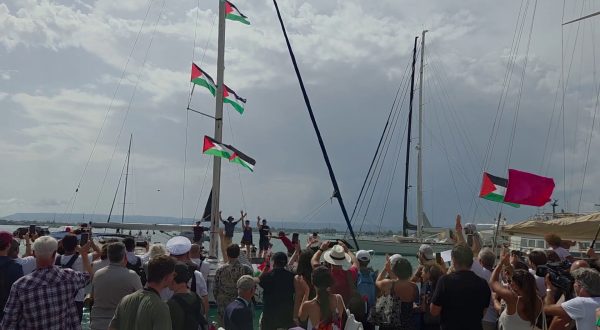 Global Sumud Flotilla, a Siracusa il saluto alle imbarcazioni italiane