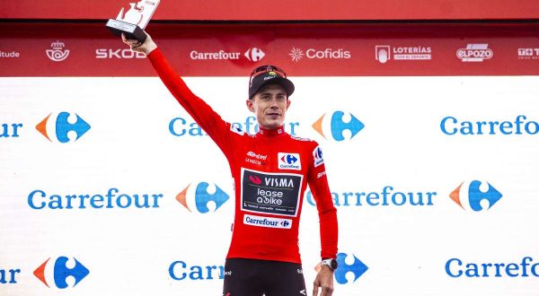 Alla Vuelta Vine vince la 10^ tappa, Vingegaard torna in rosso