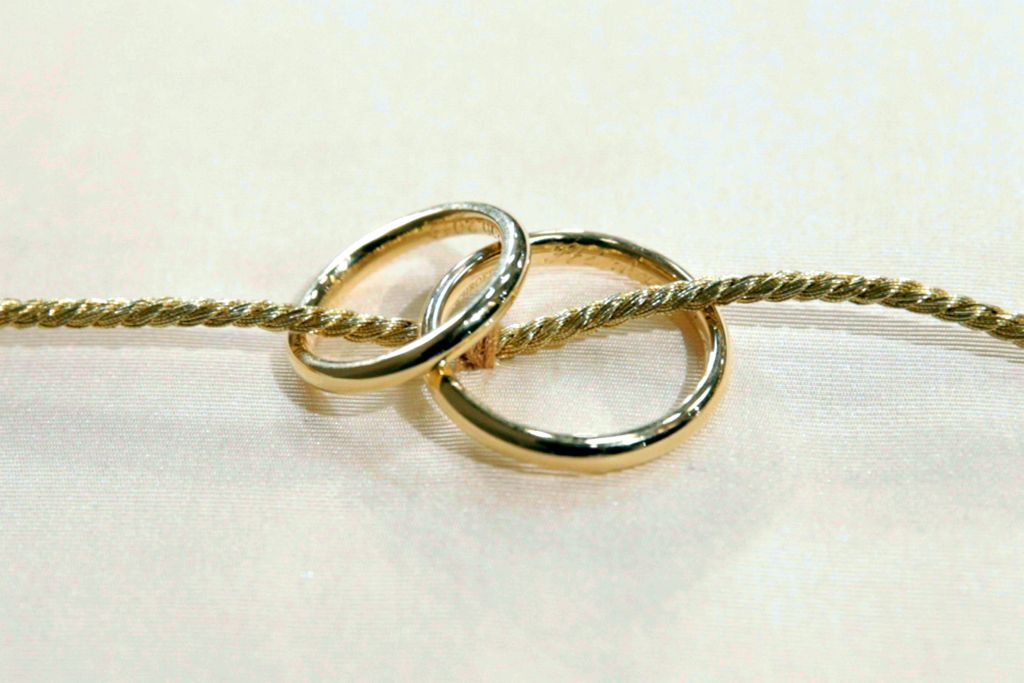 Pavia, si sposa ma ha un malore durante il pranzo nuziale. Morto 49enne