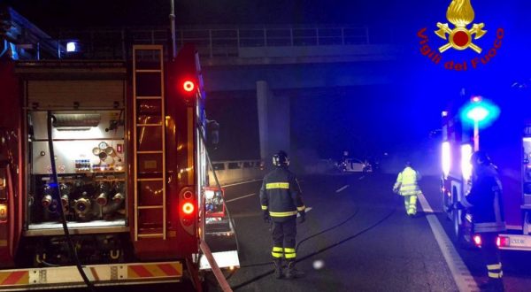 Tragico incidente nella notte sull’Autosole a Lodi, morta una 21enne