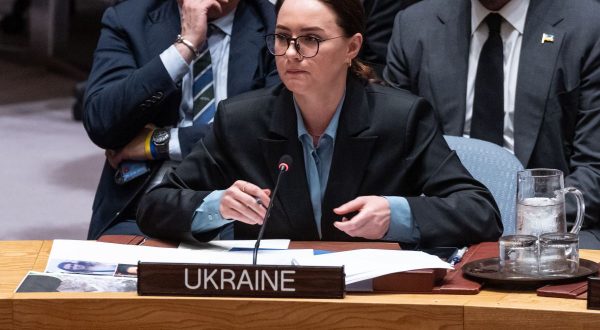 La premier ucraina Svyrydenko “Colpita dai bombardamenti russi la sede del governo a Kiev”