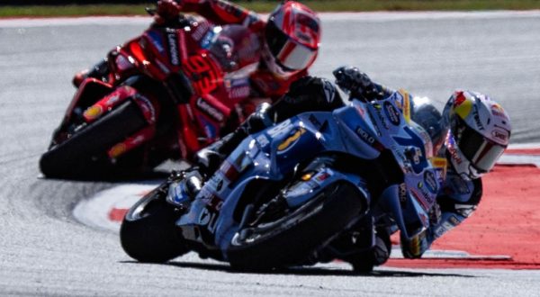 In Catalunya Alex Marquez batte il fratello Marc, Bastianini 3°