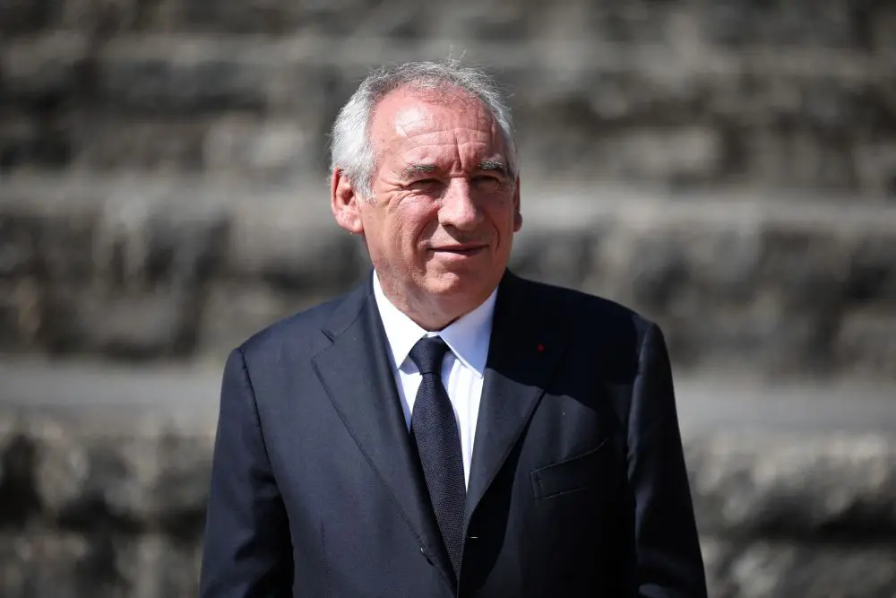 Francia, Parlamento boccia governo Bayrou