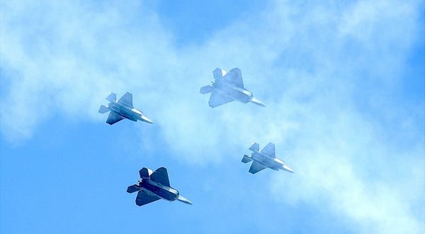 La Polonia abbatte droni russi nel suo spazio aereo