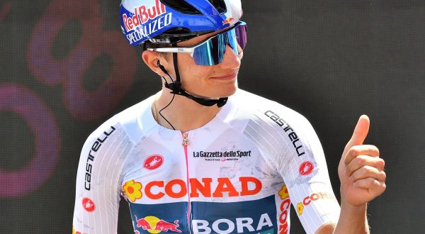 Pellizzari vince la 17esima tappa della Vuelta, Vingegaard leader