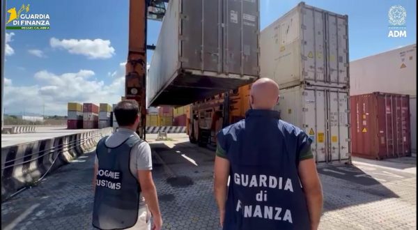 Sequestrati 288 chili di cocaina nel porto di Gioia Tauro
