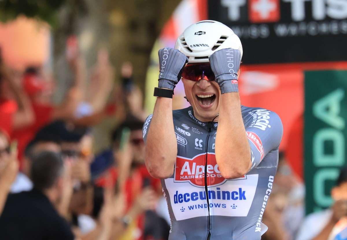 Terza volata vincente di Philipsen alla Vuelta 2025