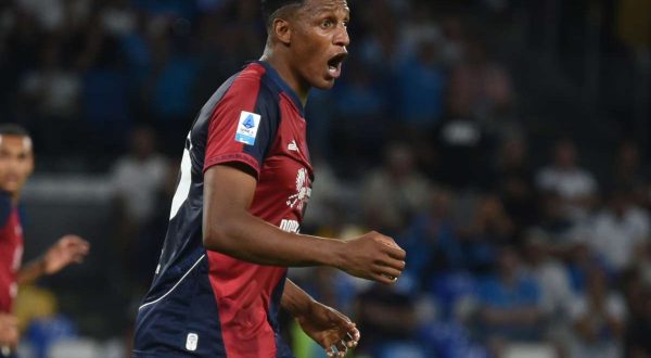 Primo successo stagionale del Cagliari, Parma battuto 2-0