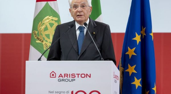 Mattarella “Crisi richiedono visione e coraggio, guardare avanti”