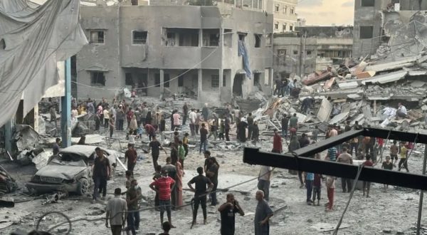 Si intensifica l’offensiva israeliana a Gaza, 83 morti