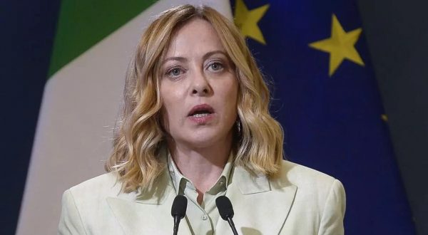 Meloni a giovani FdI “Minacce si moltiplicano, ma non abbiamo paura”
