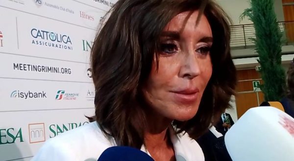 Bernini “Aggredire docenti è reato, non dissenso legittimo”