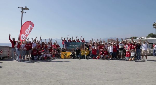 E.ON apre un Punto a Pietra Ligure e pulisce le spiagge di Savona