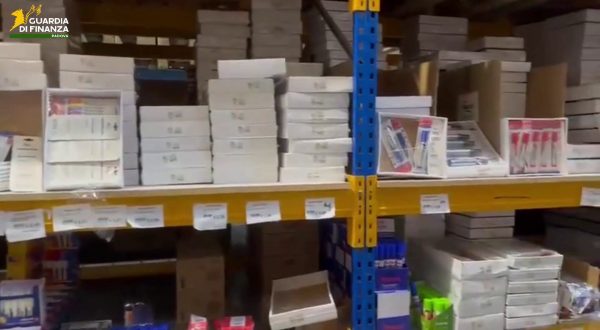 Padova, sequestrati 156 mila prodotti di cancelleria non conformi